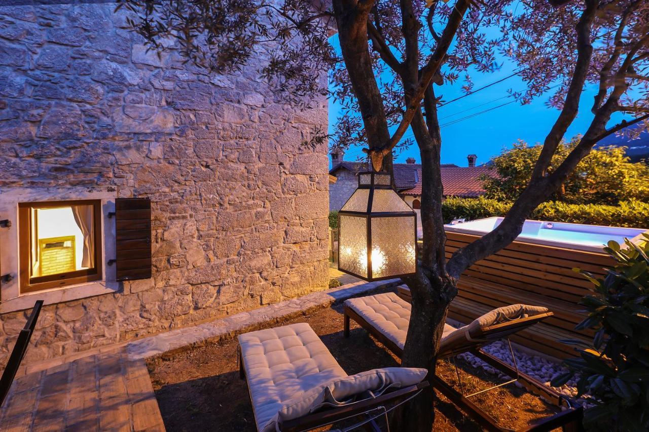 Villa Fani With Jacuzzi Ичичи Экстерьер фото